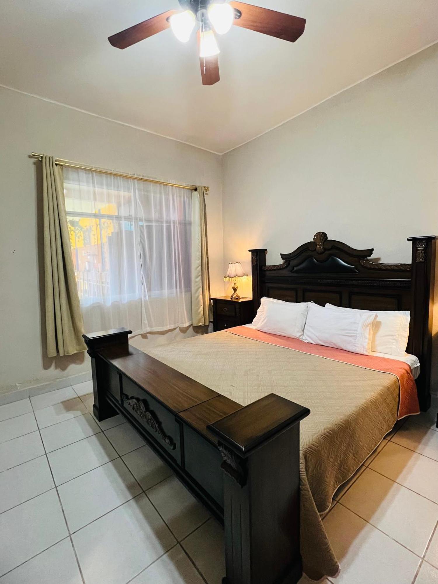 Hosteria Casa Marquez León Eksteriør billede
